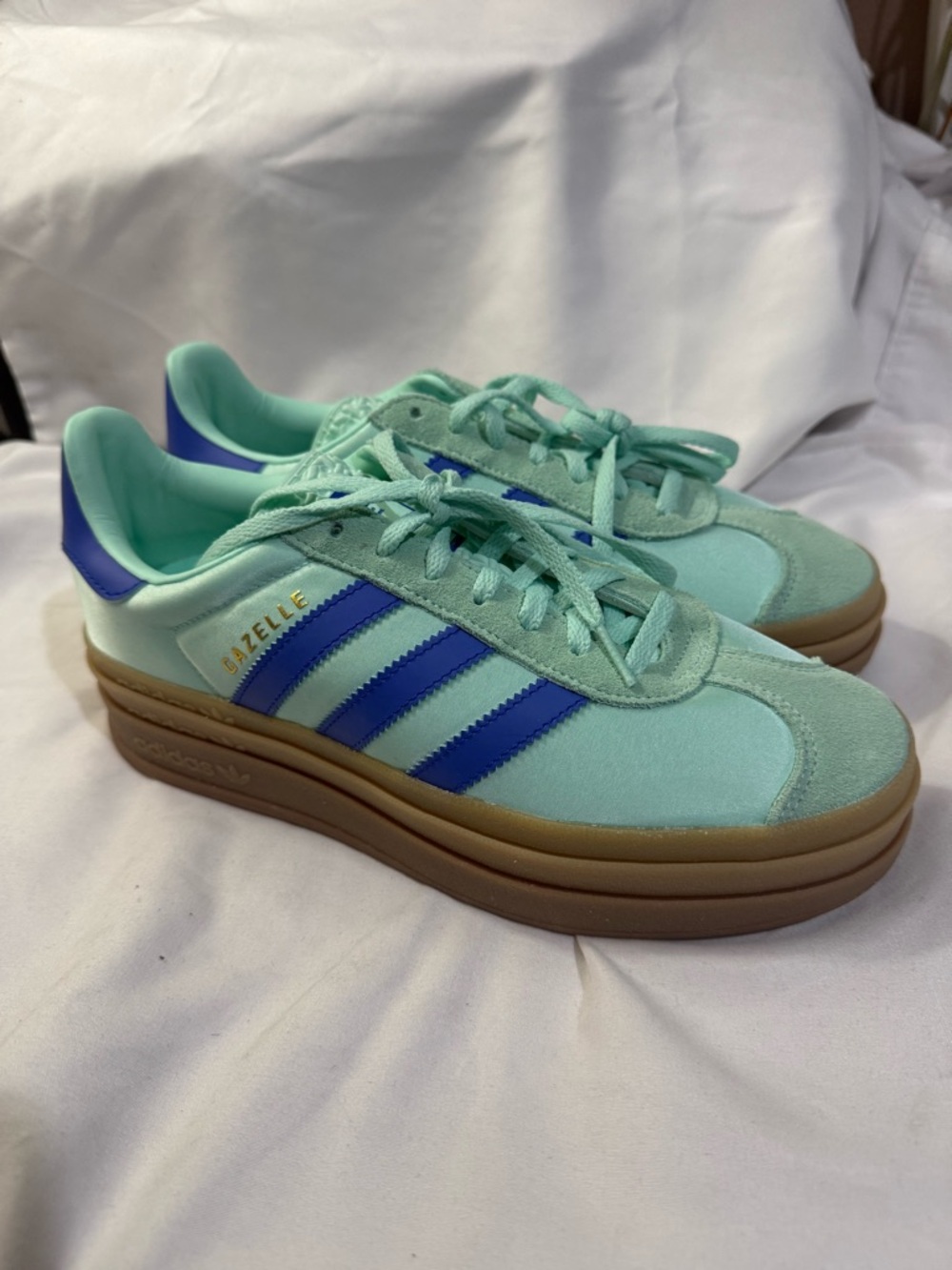 Adidas GAZELLE BOLD SHOES Women Size 8 Clear Mint / Lucid Blue / Gold Metallic - Picture 3 of 9
